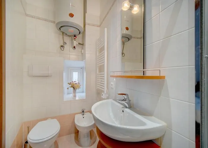 Ref 1320 - Center - For Rent شقة *