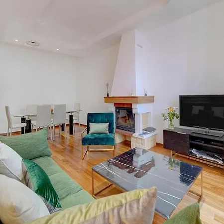 Ref 1320 - Center - For Rent *